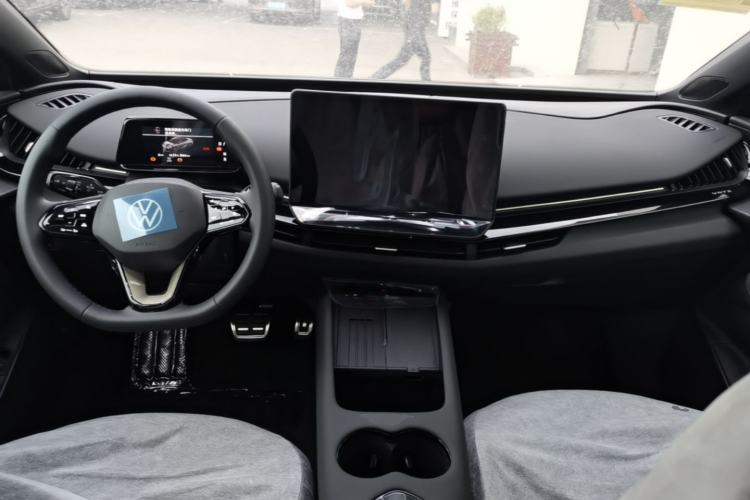 Used Volkswagen ID.UNYX 2025 Pure Model Center Console