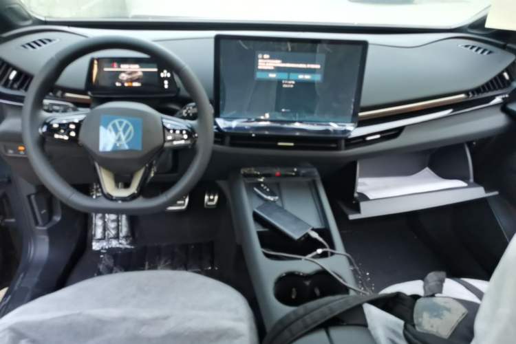 Used Volkswagen ID.UNYX 2025 Pure Model Center Console