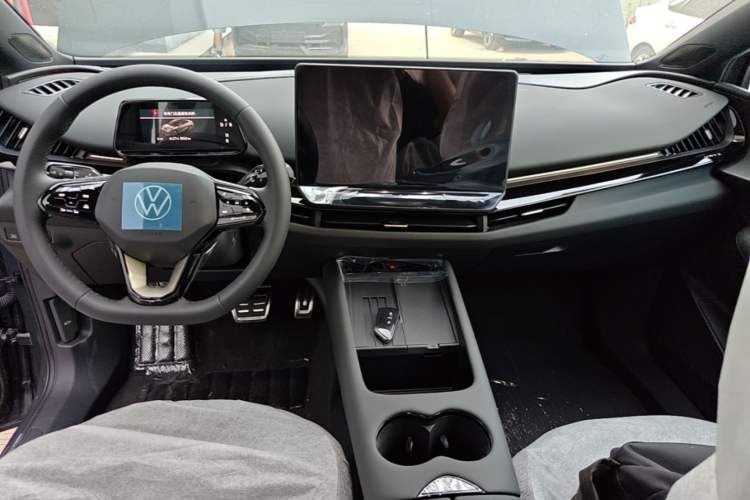 Used Volkswagen ID.UNYX 2025 Pure Model Center Console