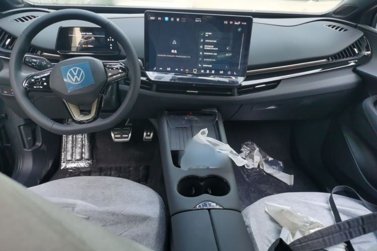 Used Volkswagen ID.UNYX 2025 Pure Model Center Console