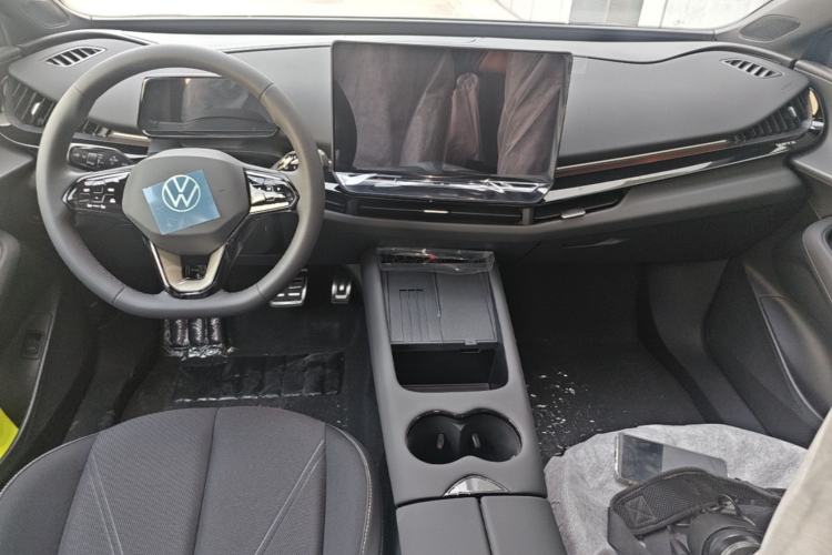 Used Volkswagen ID.UNYX 2025 Pure Model Center Console