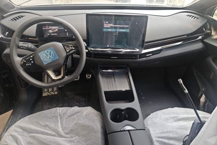 Used Volkswagen ID.UNYX 2025 Pure Model Center Console
