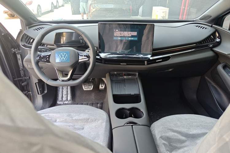 Used Volkswagen ID.UNYX 2025 Pure Model Center Console