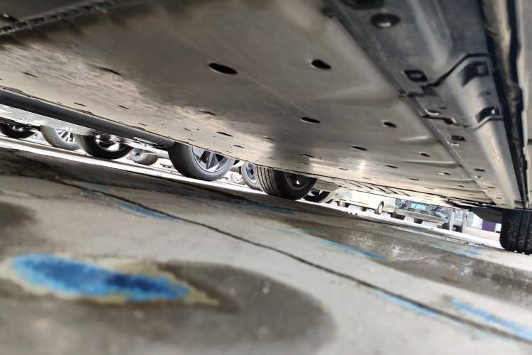Used Volkswagen ID.UNYX 2025 Pure Model Chassis Rear Right