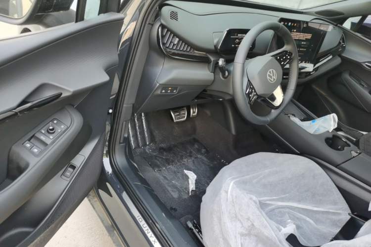 Used Volkswagen ID.UNYX 2025 Pure Model Driver Seat