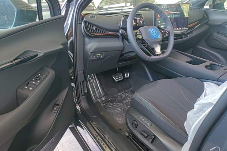 Used Volkswagen ID.UNYX 2025 Pure Model Driver Seat