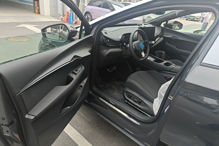 Used Volkswagen ID.UNYX 2025 Pure Model Driver Seat