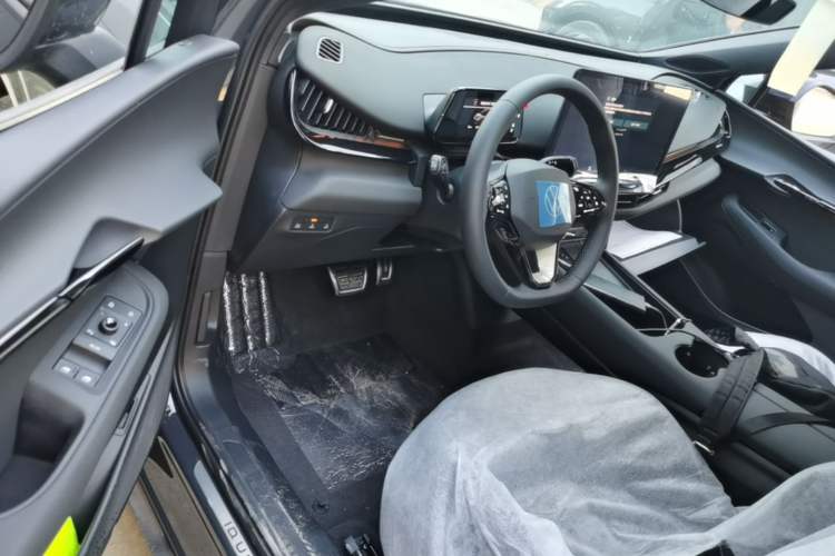 Used Volkswagen ID.UNYX 2025 Pure Model Driver Seat