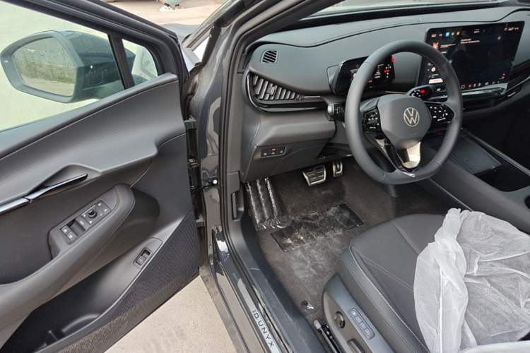 Used Volkswagen ID.UNYX 2025 Pure Model Driver Seat