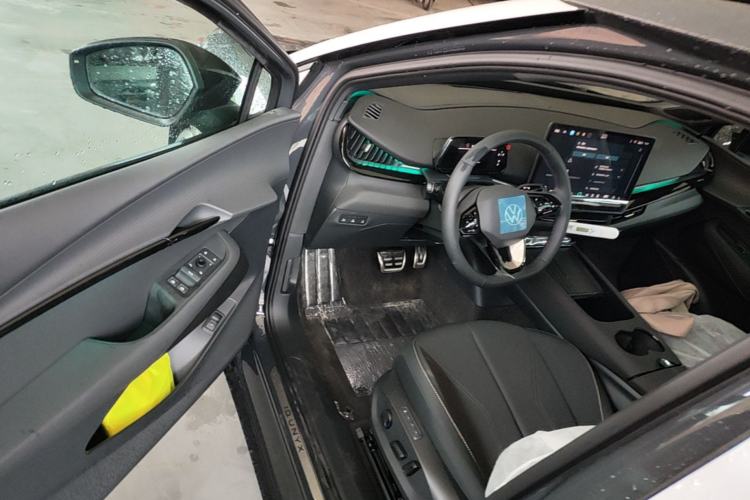 Used Volkswagen ID.UNYX 2025 Pure Model Driver Seat