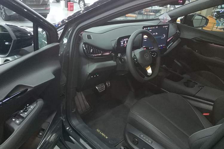 Used Volkswagen ID.UNYX 2025 Pro model Driver Seat