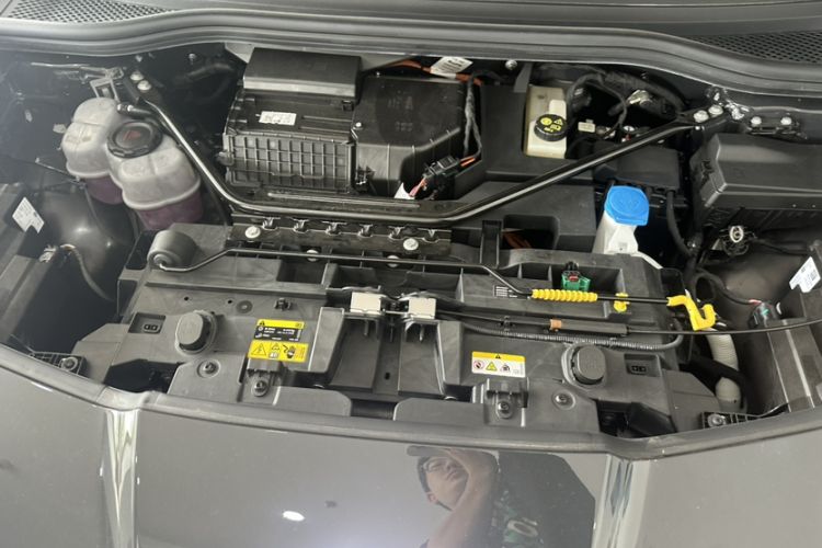 Used Volkswagen ID.UNYX 2025 Pure Model Engine Bay