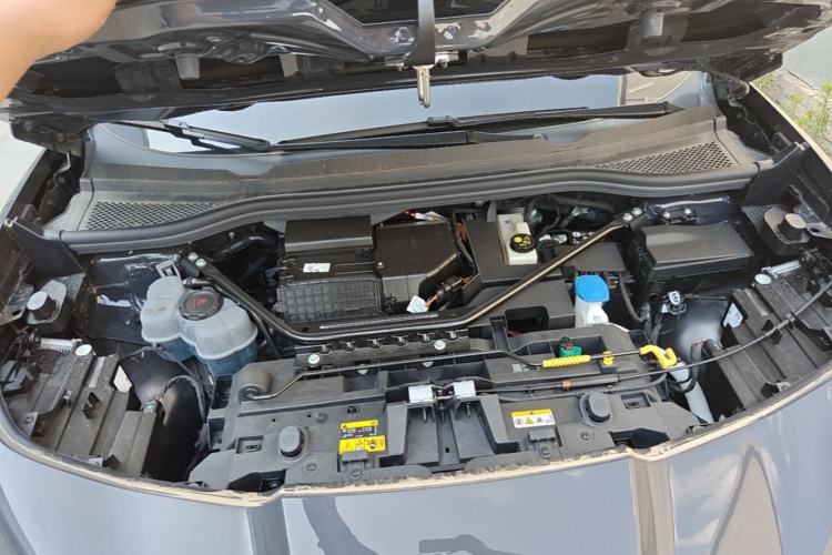Used Volkswagen ID.UNYX 2025 Pure Model Engine Bay