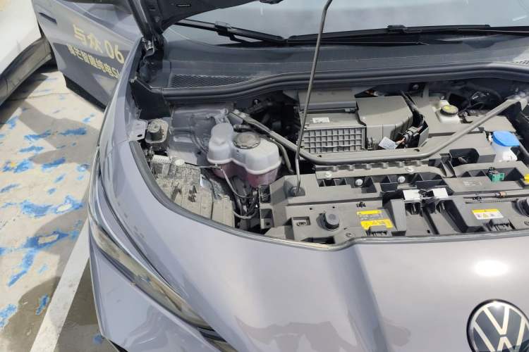 Used Volkswagen ID.UNYX 2025 Pure Model Engine Bay Right