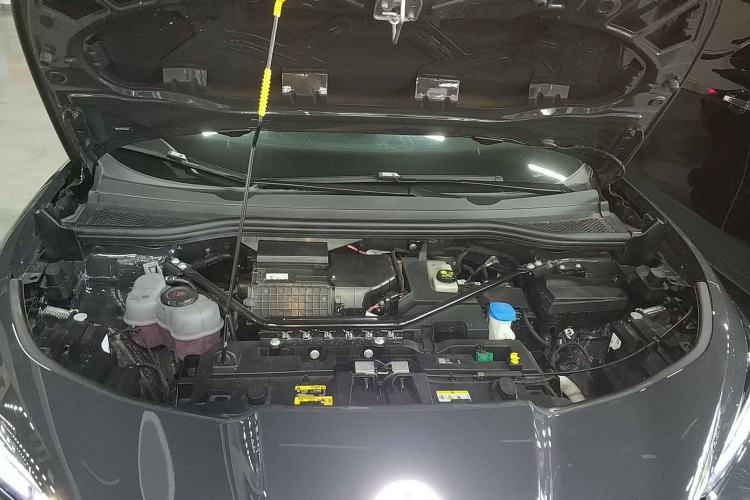 Used Volkswagen ID.UNYX 2025 Pro model Engine Bay