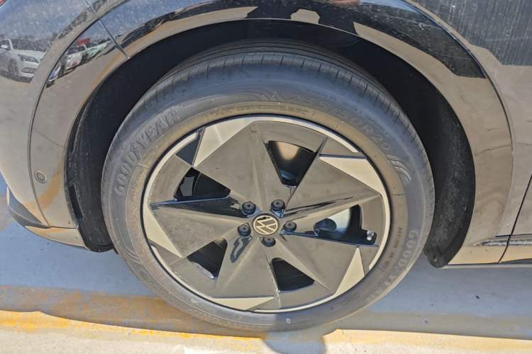 Used Volkswagen ID.UNYX 2025 Pure Model Exterior 4