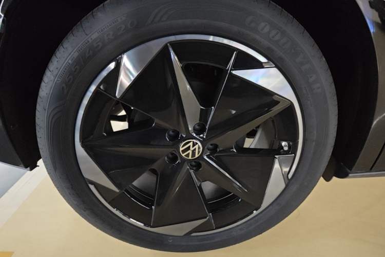 Used Volkswagen ID.UNYX 2025 Pro model Exterior 5