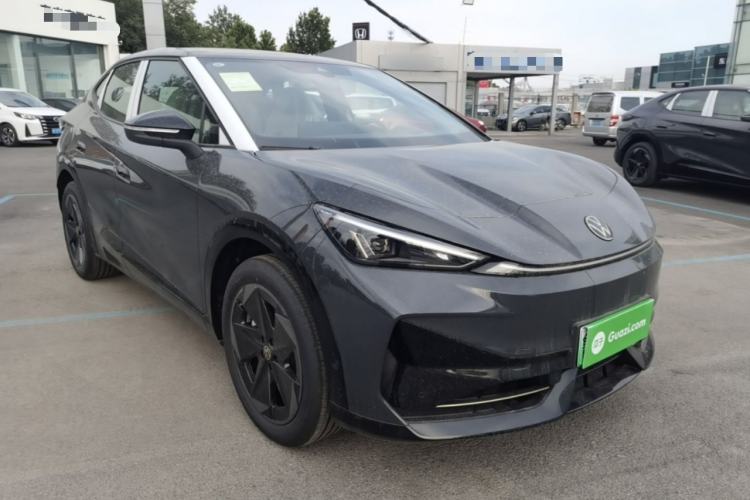Used Volkswagen ID.UNYX 2025 Pure Model Front Right 45 Deg