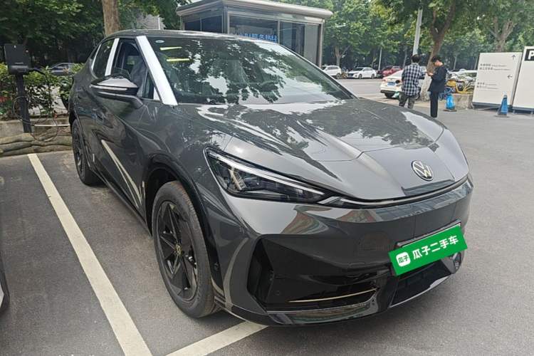 Used Volkswagen ID.UNYX 2025 Pure Model Front Right 45 Deg
