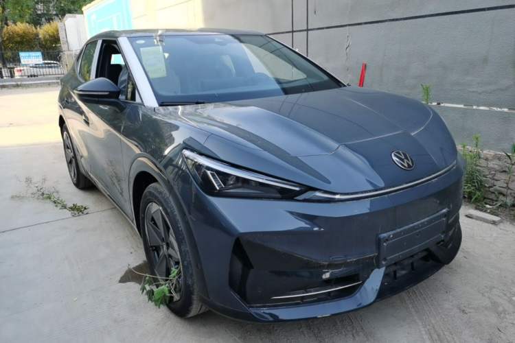Used Volkswagen ID.UNYX 2025 Pure Model Front Right 45 Deg