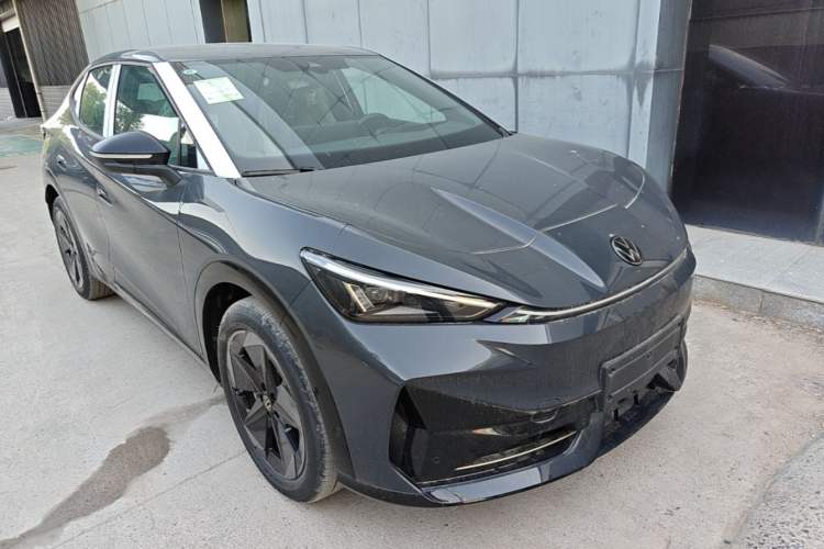 Used Volkswagen ID.UNYX 2025 Pure Model Front Right 45 Deg