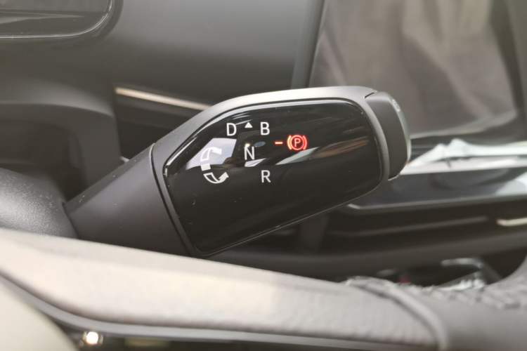 Used Volkswagen ID.UNYX 2025 Pure Model Gear Lever