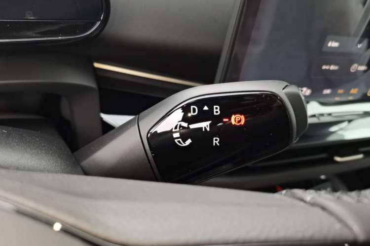 Used Volkswagen ID.UNYX 2025 Pure Model Gear Lever