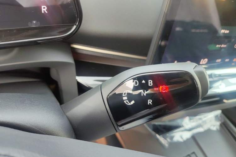 Used Volkswagen ID.UNYX 2025 Pure Model Gear Lever