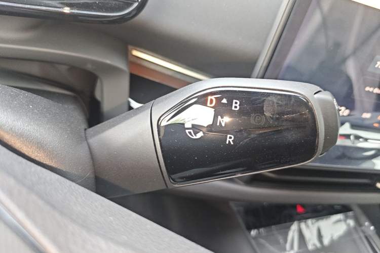 Used Volkswagen ID.UNYX 2025 Pure Model Gear Lever