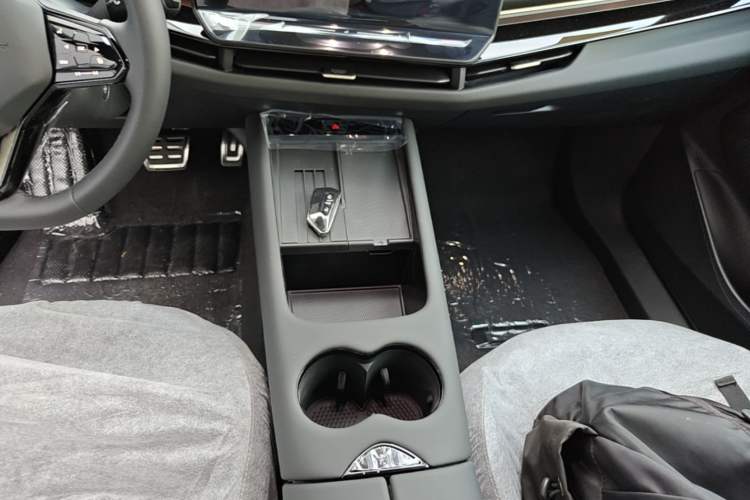 Used Volkswagen ID.UNYX 2025 Pure Model Gear Lever