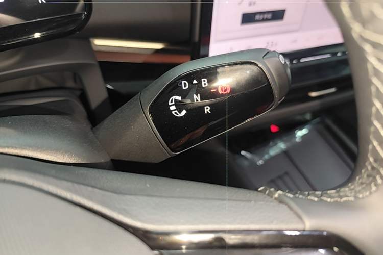Used Volkswagen ID.UNYX 2025 Pure Model Gear Lever