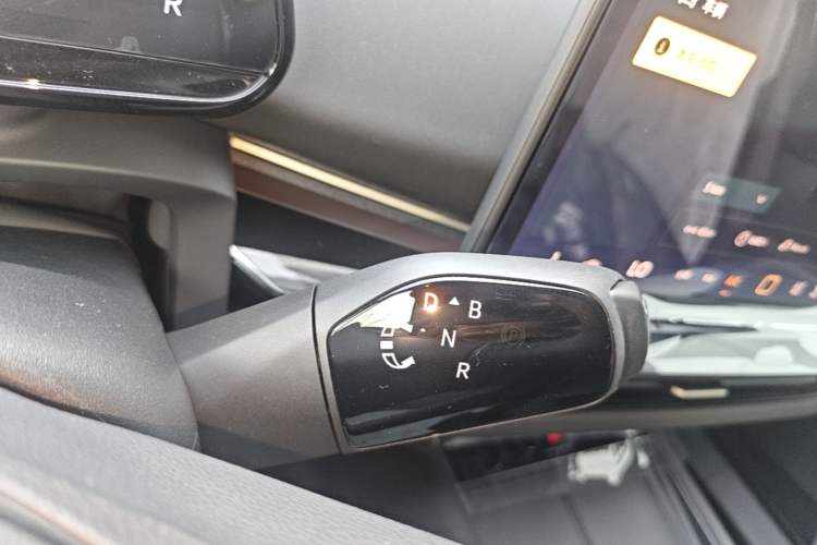 Used Volkswagen ID.UNYX 2025 Pure Model Gear Lever