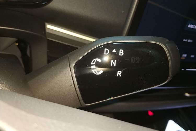 Used Volkswagen ID.UNYX 2025 Pro model Gear Lever