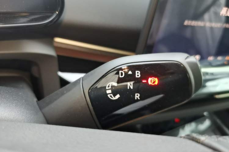 Used Volkswagen ID.UNYX 2025 Pure Model Gear Lever