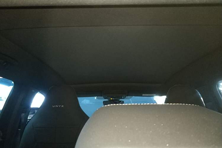 Used Volkswagen ID.UNYX 2025 Pro model Headliner