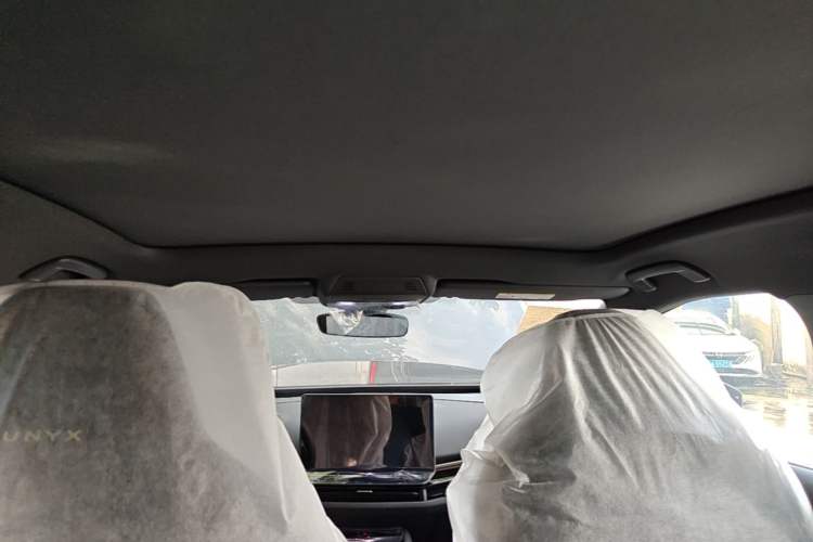 Used Volkswagen ID.UNYX 2025 Pure Model Headliner