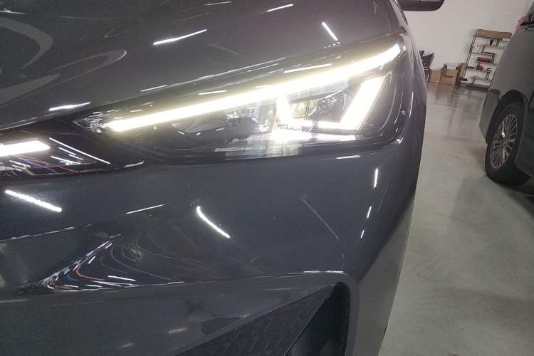 Used Volkswagen ID.UNYX 2025 Pro model Left Front Headlight