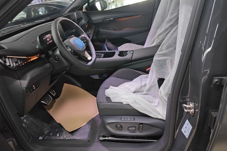Used Volkswagen ID.UNYX 2025 Pro model Left Front Seat