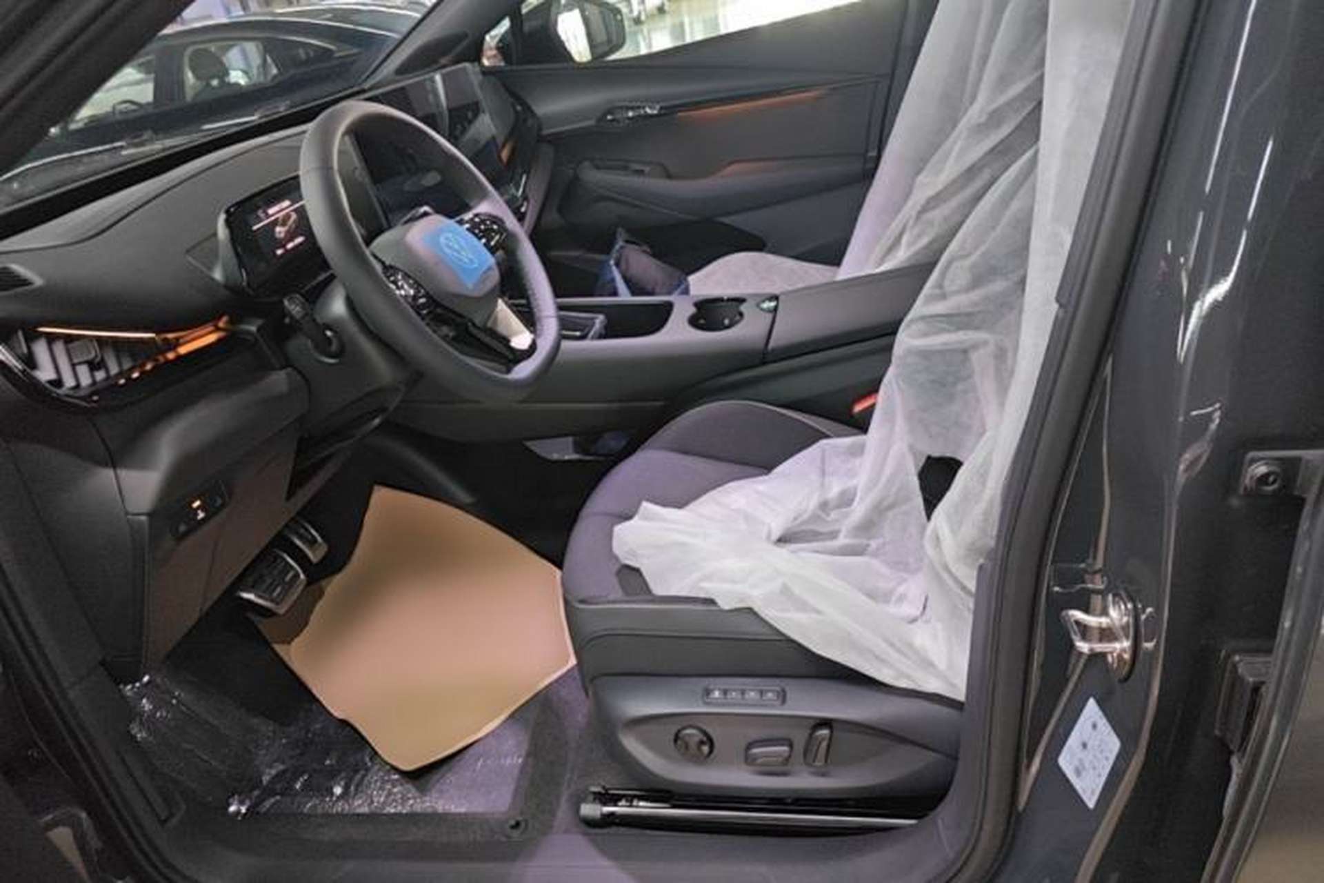 Used Volkswagen ID.UNYX 2025 Pro model Left Front Seat