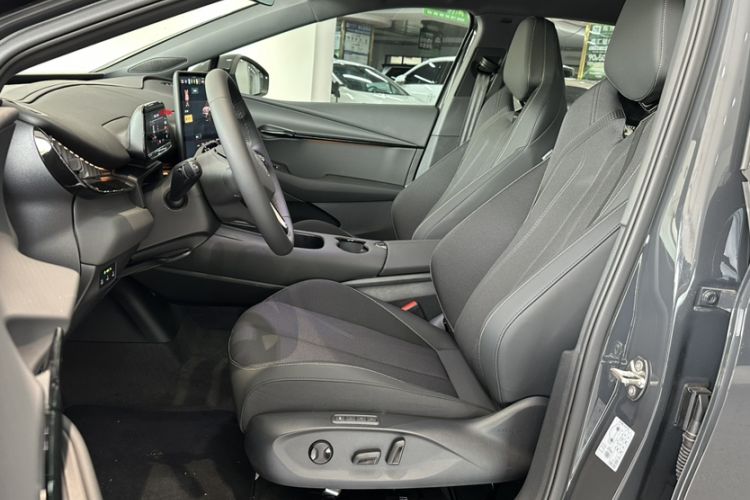 Used Volkswagen ID.UNYX 2025 Pure Model Left Front Seat