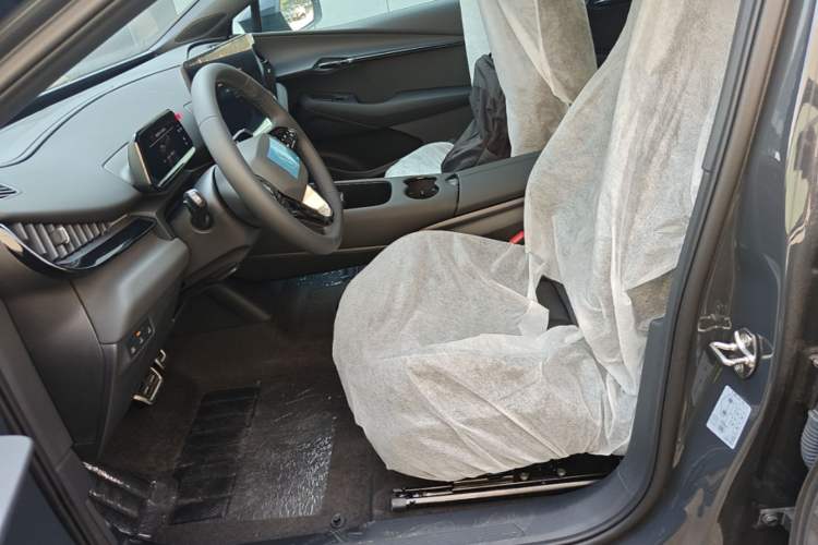 Used Volkswagen ID.UNYX 2025 Pure Model Left Front Seat