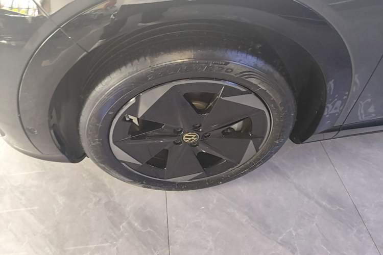 Used Volkswagen ID.UNYX 2025 Pure Model Left Front Wheel Hub
