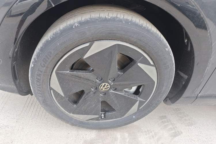 Used Volkswagen ID.UNYX 2025 Pure Model Left Front Wheel Hub
