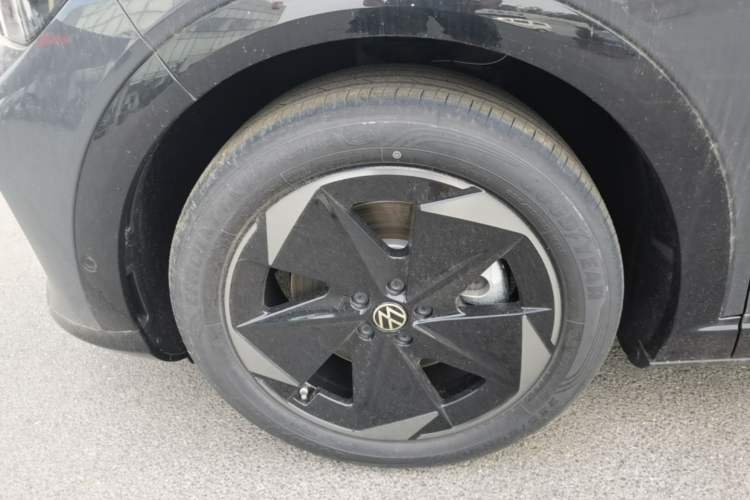 Used Volkswagen ID.UNYX 2025 Pure Model Left Front Wheel Hub