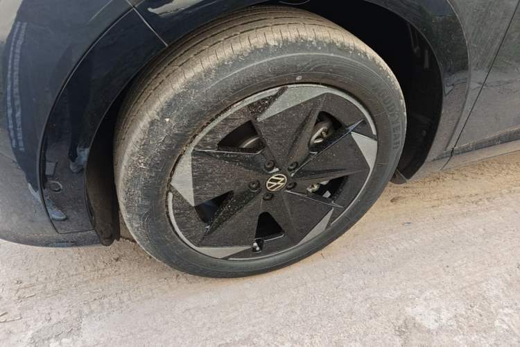 Used Volkswagen ID.UNYX 2025 Pure Model Left Front Wheel Hub