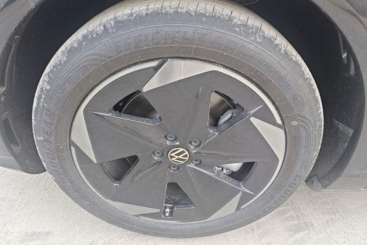 Used Volkswagen ID.UNYX 2025 Pure Model Left Front Wheel Hub