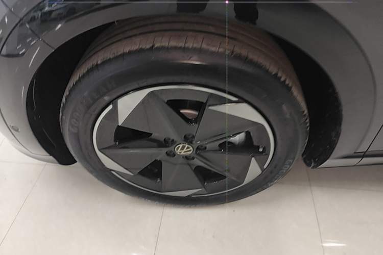 Used Volkswagen ID.UNYX 2025 Pure Model Left Front Wheel Hub
