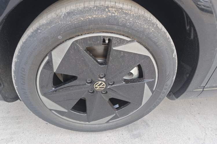 Used Volkswagen ID.UNYX 2025 Pure Model Left Front Wheel Hub