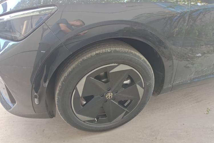 Used Volkswagen ID.UNYX 2025 Pure Model Left Front Wheel Hub