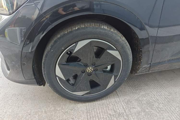 Used Volkswagen ID.UNYX 2025 Pure Model Left Front Wheel Hub